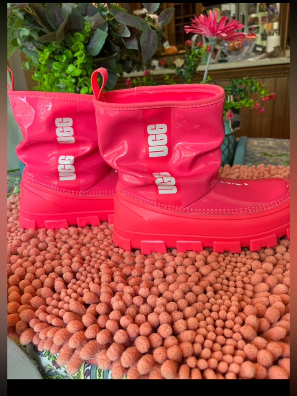 UGG Brellah Bright Pink Waterproof Rain Boots Youth 4 Woman’s 6